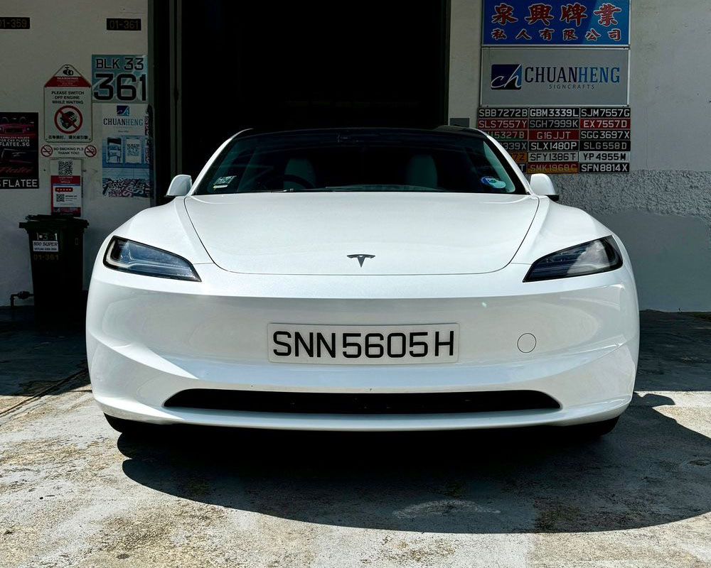 FLATEE – The Original Frameless Car Plate Holders - Image 3